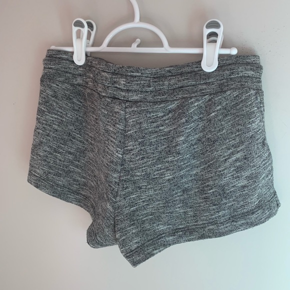 Gray lounge shorts - Picture 2 of 4